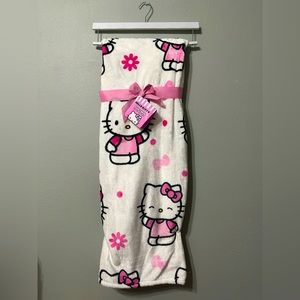 Hello Kitty Daisy & Bows Throw Blanket